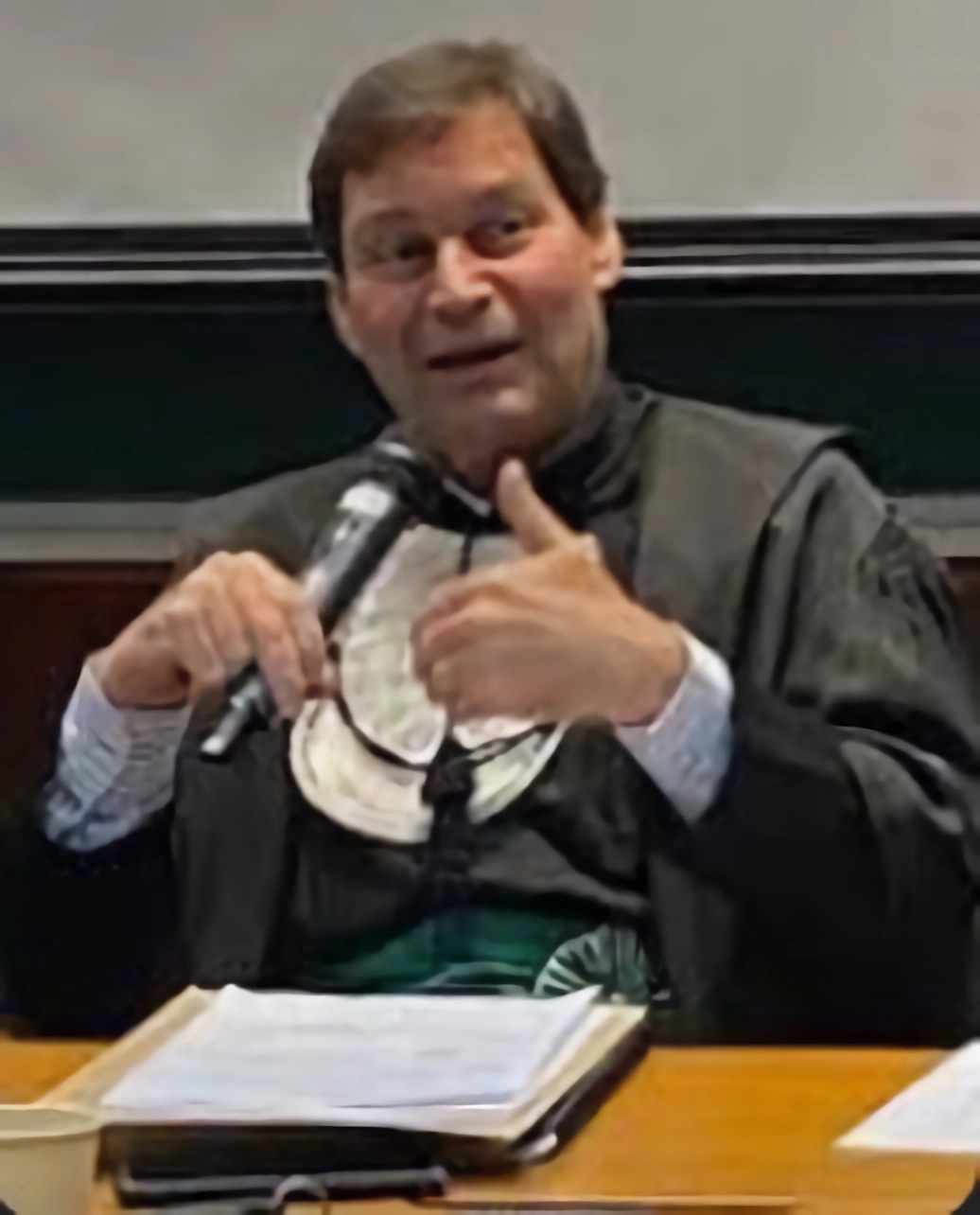 Prof. Dr. Luiz Ubirajara Sennes - Acadêmico